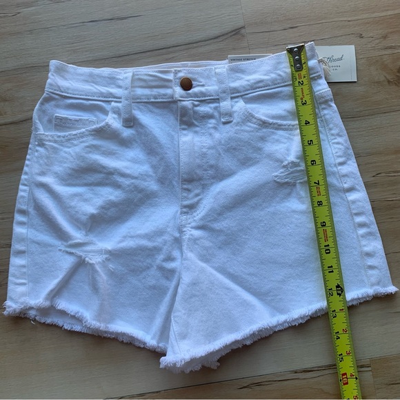 Universal Thread Highest Rise Shortie Shorts Vintage Strech white Size 2R - Picture 9 of 9